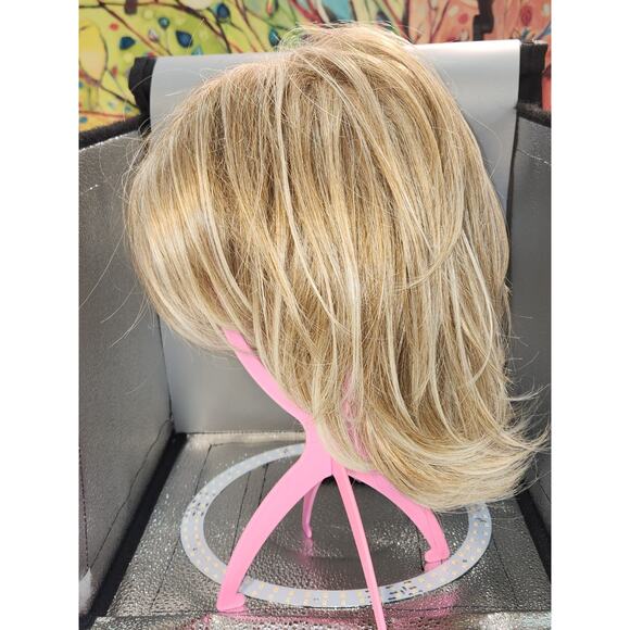 NWT Blonde NORIKO WIG 1647 CLAIRE Synthetic Soft Caramel Cream $250 main image 12